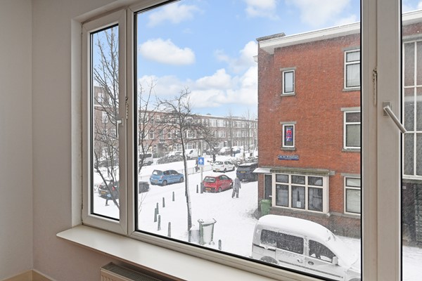 Medium property photo - Jan ten Brinkstraat 147, 2522 HX Den Haag